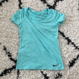 NIKE WORKOUT TOP